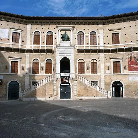 Marcheamore - Il Passaggio Segreto, Luxury Loft With Private Courtyard * فيرمو