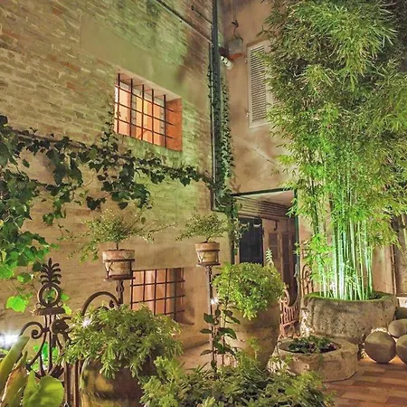 Apartment Marcheamore - Il Passaggio Segreto, Luxury Loft With Private Courtyard Fermo