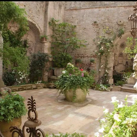 Marcheamore - Il Passaggio Segreto, Luxury Loft With Private Courtyard
